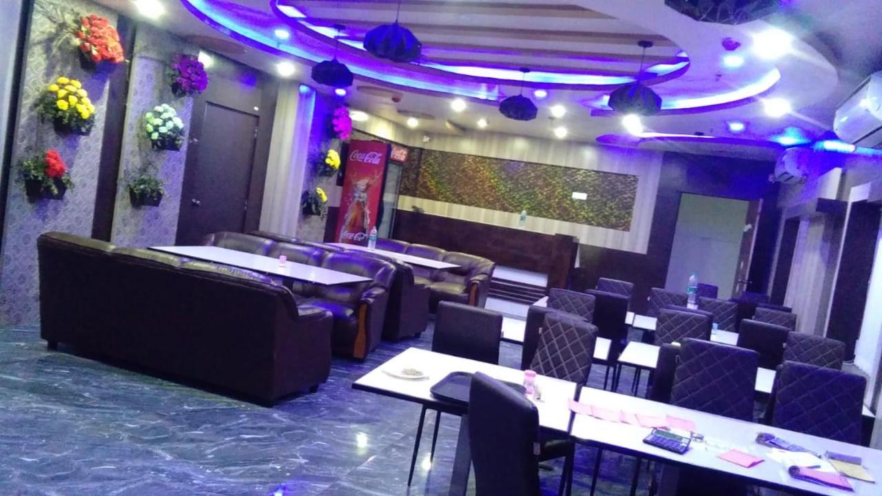 Hotel Rajmahal Tarapith Esterno foto