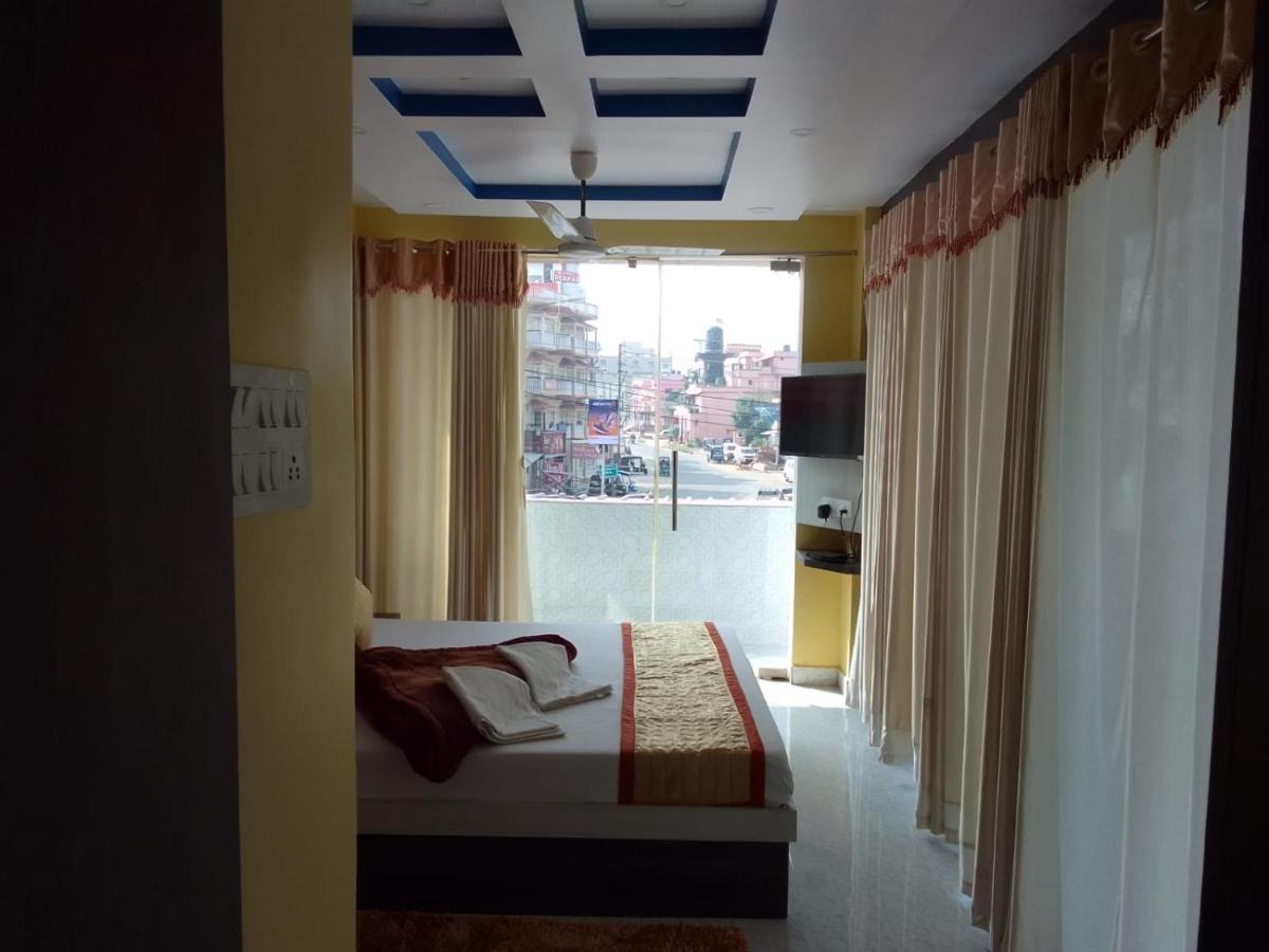 Hotel Rajmahal Tarapith Esterno foto