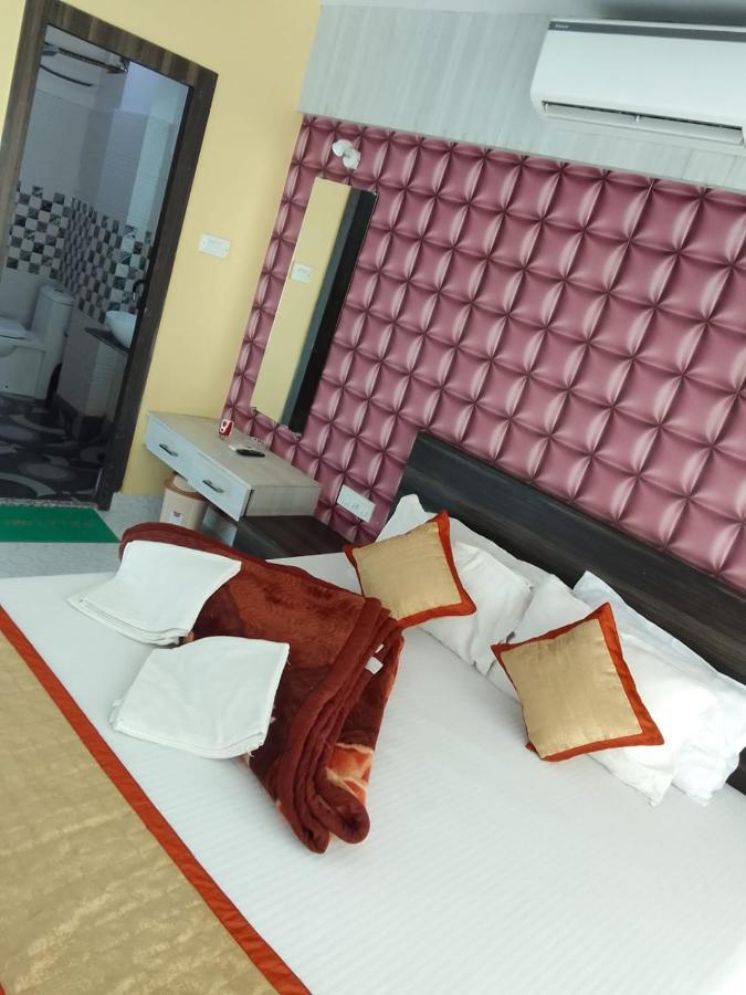 Hotel Rajmahal Tarapith Esterno foto